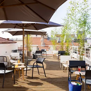 4* מלון Okko Hotels Centre